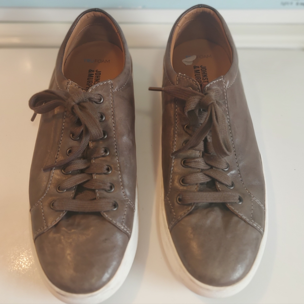 Johnston & Murphy Sheepskin Men's Size 10.5